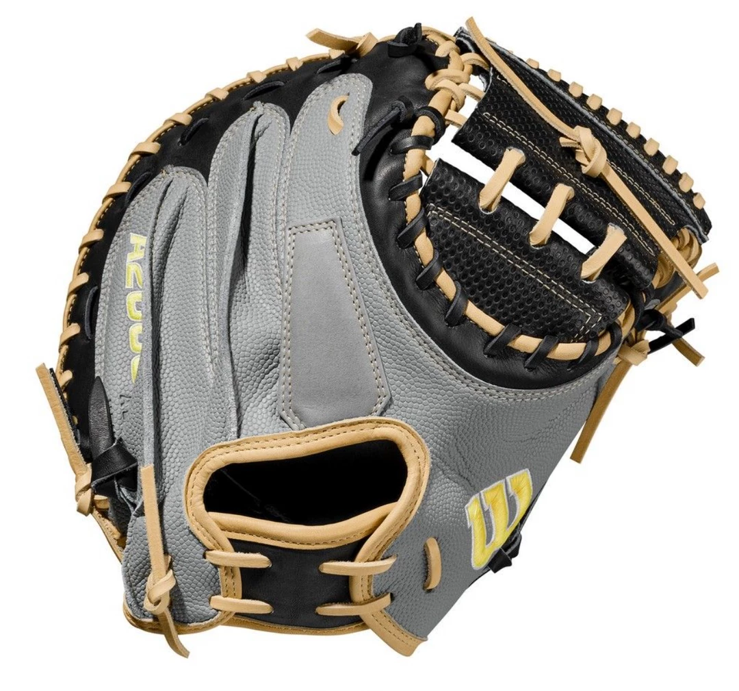 2021 Wilson A2000 Superskin 33.5" Catcher's Mitt (Throw Right) 1 2021 Wilson A2000 Superskin 33.5" Catcher's Mitt (Throw Right)