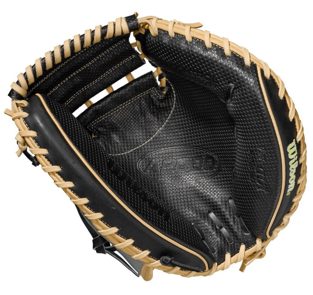 2021 Wilson A2000 Superskin 33.5" Catcher's Mitt (Throw Right) 2 2021 Wilson A2000 Superskin 33.5" Catcher's Mitt (Throw Right)